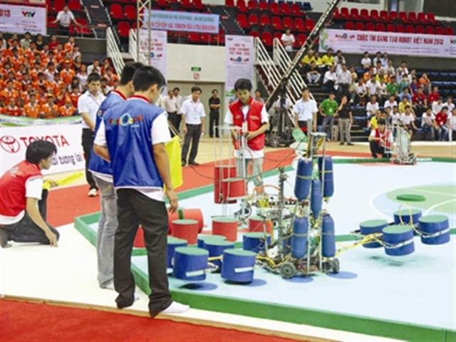 ຮອບຊິງຊະນະເລີດໃນການແຂ່ງຂັນປະດິດສ້າງ Robot ຫວຽດນາມ 2013